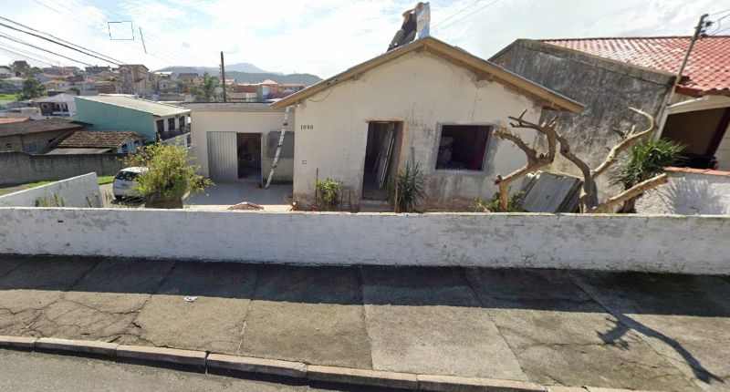 Casa com 2 quartos, sala, cozinha, banheiro e dispensa, 48m² construída