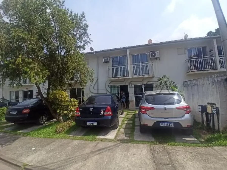 Casa com 95m² de área privativa em condomínio