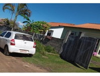 Casa com 69,30m² construídos em terreno de 600m²