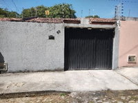 Casa com 2 quartos e 2 banheiros, área privativa de 69,66m²