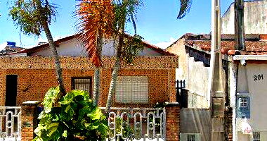 Prédio 201 na Praia das Palmeiras com 2 banheiros e 51,40 m²