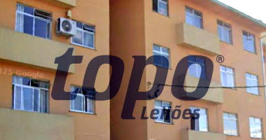 Apartamento com 2 Quartos e Vaga em Curitiba