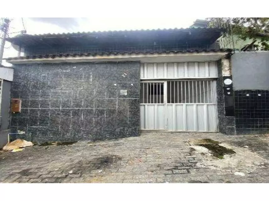 Casa em Leilão com 125m² Construída e 151m² de Terreno