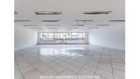 Espaçosa Sala Comercial Desocupada com 180m² de Área Construída