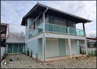 Casa de 2 pavimentos com 3 quartos e 176,5m² construída