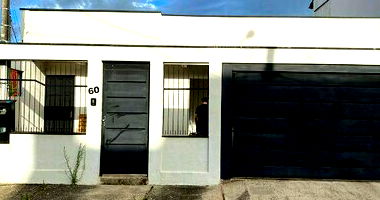 Casa padrão com 324,67m² construída, 250m² terreno, ocupada