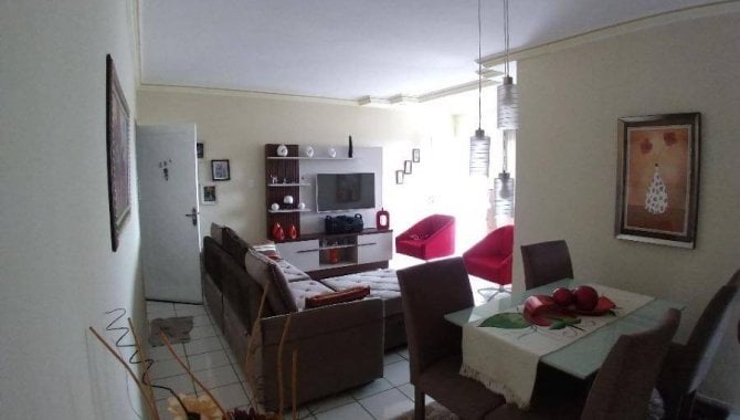 Apartamento com 5 quartos, 4 banheiros e 1 vaga de garagem