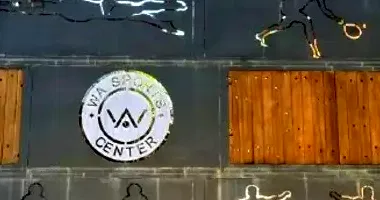 Prédio Comercial Amplo com 10.000m² de Terreno e 2.853m² Construídos