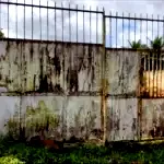 Lote Urbano com Benfeitorias e Grande Área Total