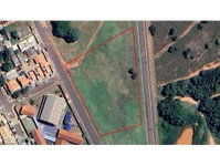 Terreno de 7.423,94 m² com duas frentes