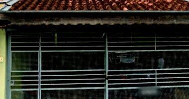 Casa com 82m² construída e terreno de 137m², imóvel ocupado