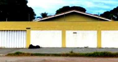 Casa ampla 3 quartos, 2 banheiros, 234m² construída, ocupada