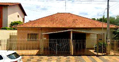 Casa residencial 3 quartos, 1 banheiro, 114m² construída, ocupada