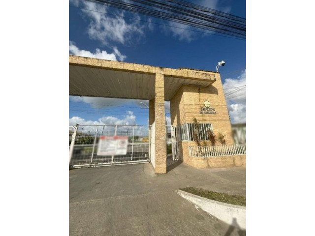 Casa com 2 quartos, 58,48m² de área privativa, desocupada