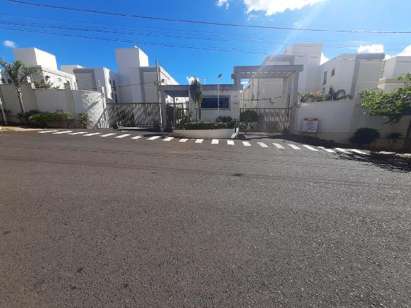 Apartamento com 2 quartos e 1 vaga em Uberaba/MG