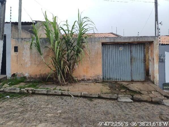 Casa com 1 quarto, 2 banheiros e 1 vaga de garagem