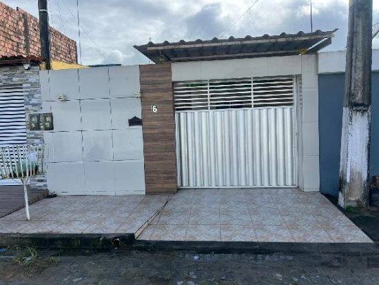 Casa com 2 Quartos e 2 Banheiros em Carpina