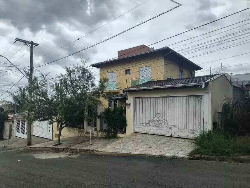 Casa em Leilão com 4 Quartos e 4 Banheiros em Indaiatuba