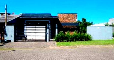 Casa com 3 quartos, 3 banheiros, 2 vagas, 272.77m² construída, ocupada