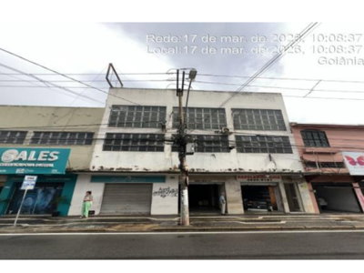 Prédio comercial com 1.021 m² construídos