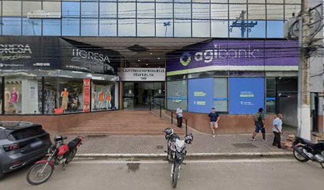 Loja Comercial com Mezanino e Banheiro em Itaperuna - RJ