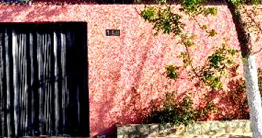 Casa com 2 quartos, 2 banheiros e 80m² construída, desocupada