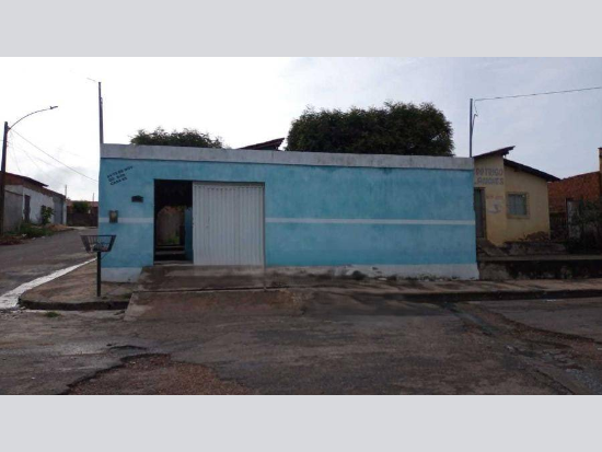 Casa com 250m² de terreno, 42,22m² construída, ocupada