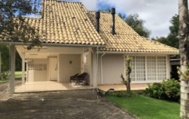 Casa em Condomínio com 140m² de Área Privativa
