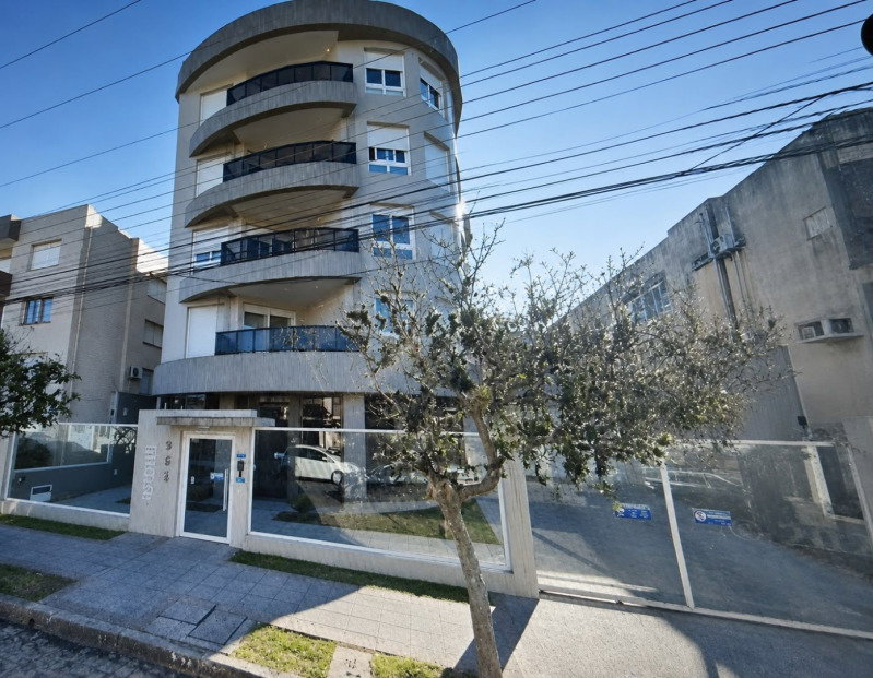 Apartamento 207m² com Sacada no Centro de Pelotas