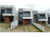 Casa em Leilão com 3 Quartos e 2 Banheiros em Cotia/SP