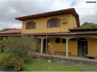 Casa Colonial com 4 Suítes e Área de Lazer - 1.600m²