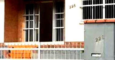 Casa padrão com 4 quartos, 2 banheiros, 1 vaga, 166,55m² construída, ocupada
