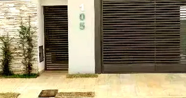 Casa em leilão com 3 quartos e 3 banheiros