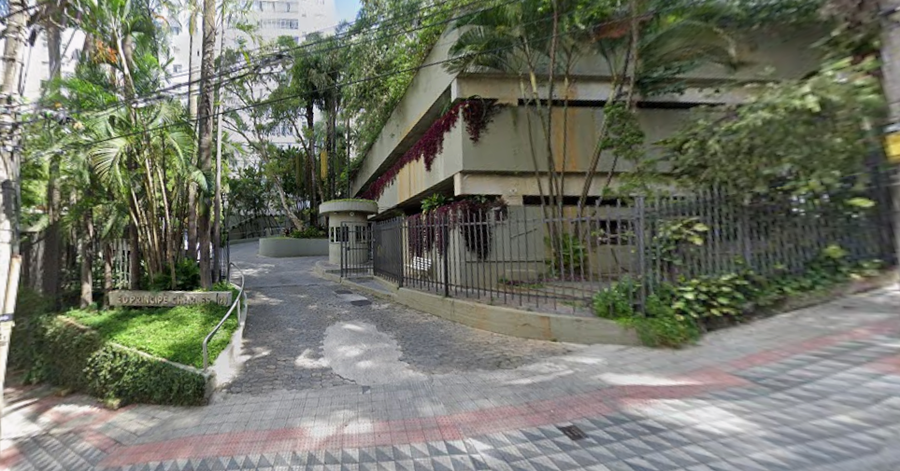 Apartamento 104 com 1 vaga de garagem, desocupado, área não informada