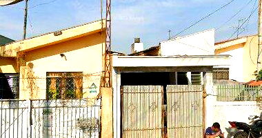 Edificação com terreno de 125m², parte ideal, sem banheiros ou quartos informados
