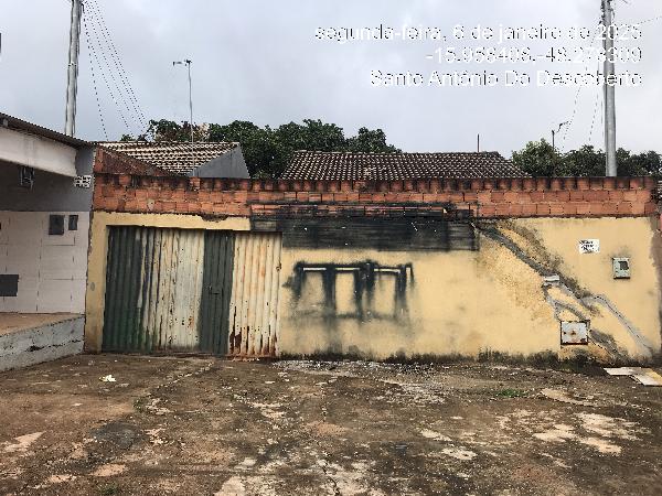 Casa 2 quartos com varanda, área construída 67,4 m², terreno 180 m²