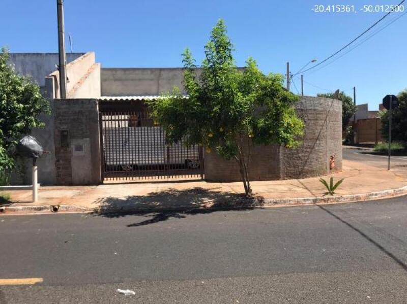 Casa aconchegante com 1 quarto, 1 banheiro e 1 vaga de garagem