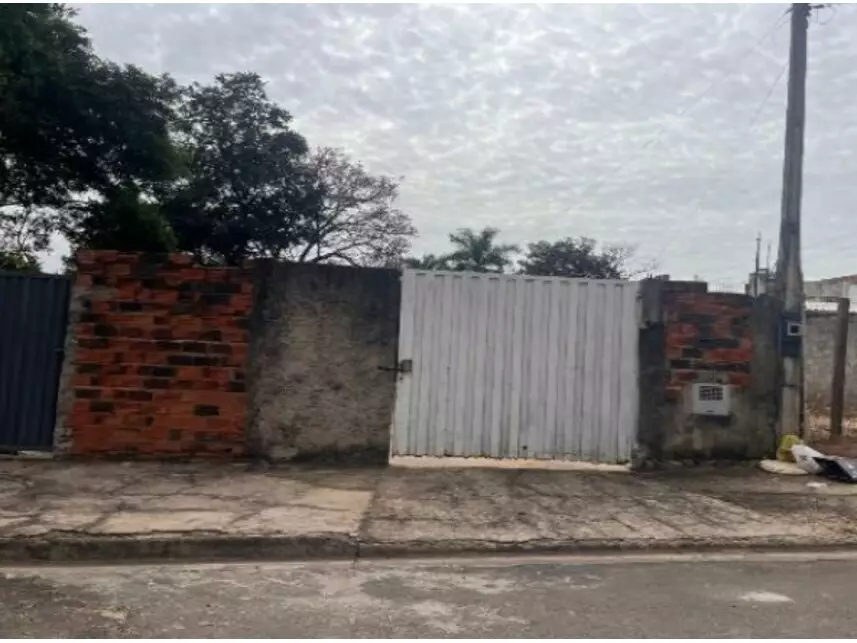 Casa Ocupada em Leilão com 452m² de Terreno