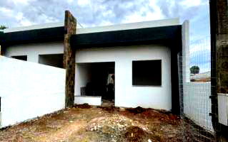 Casa com 2 quartos, 1 banheiro, 57m² construída, ocupada