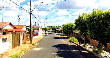 Terreno com 363m² e construção semiacabada em Rancharia/SP
