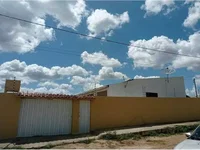 Casa Ocupada com 3 Vagas e Ampla Área em Nova Tacaimb