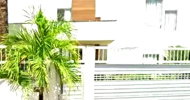 Casa em leilão com 4 quartos e 3 banheiros em Vilas do Atlântico