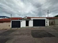 Casa ocupada com 3 quartos e 280,97 m² construída