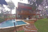 Casa Residencial com 500m² de Área Construída em Mulungu/CE