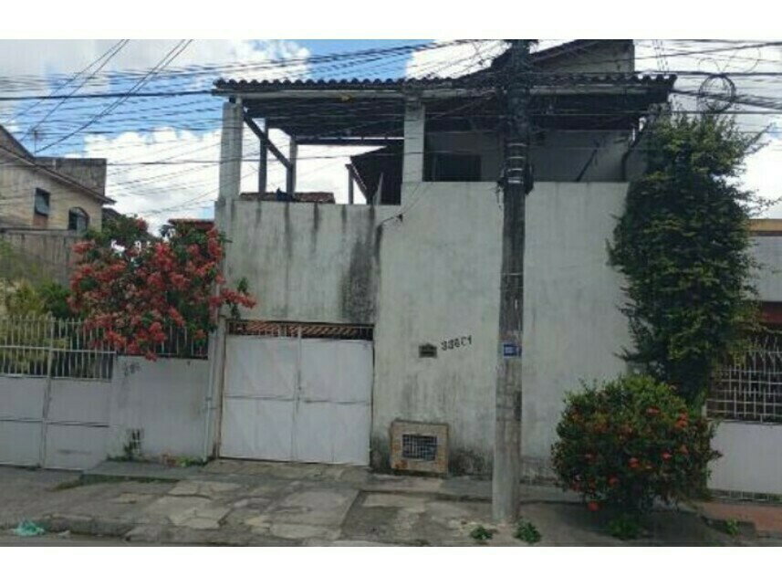 Casa em leilão com 56m² de área construída