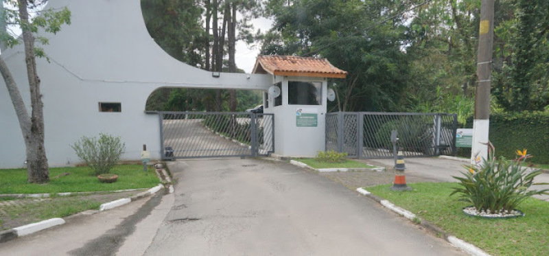 Terreno 1.460,78m² em Cotia/SP com edificação residencial