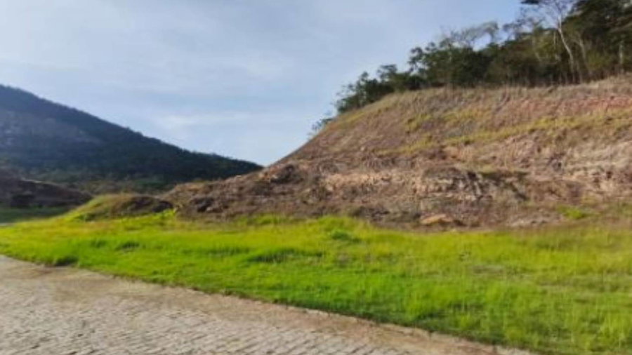 Terreno em Condomínio Ecológico com 627m² em Maricá/RJ