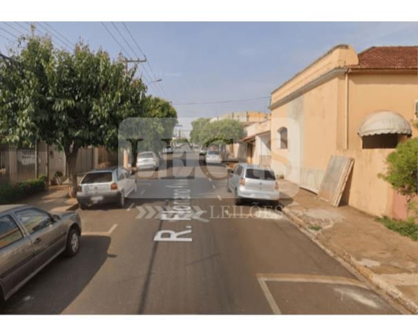 Casa Residencial em Santa Cruz do Rio Pardo - Oportunidade de Investimento