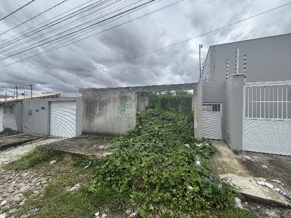 Casa 2 quartos 2 banheiros 82m² construída em terreno de 148,5m²