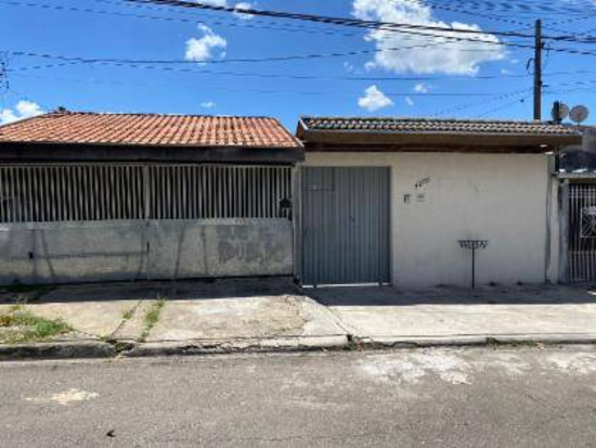 Casa com 2 quartos, 1 banheiro, 89,86 m² construídos, ocupada